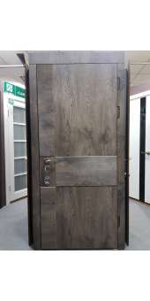 НАШІ РОБОТИ Вхідні двері металеві в квартиру з МДФ накладками